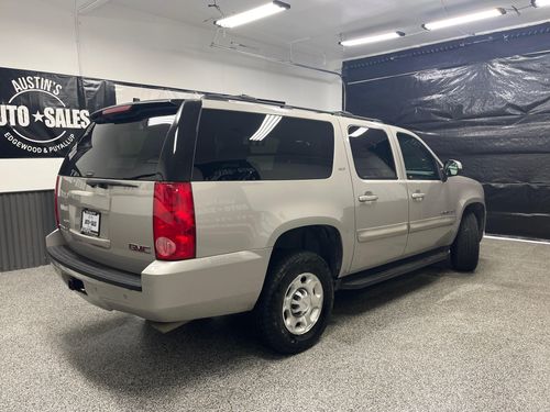 2009 GMC Yukon XL SLT 2500 Lower Image 1