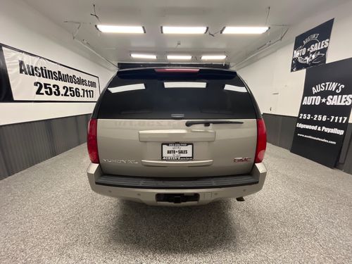 2009 GMC Yukon XL SLT 2500 Lower Image 2