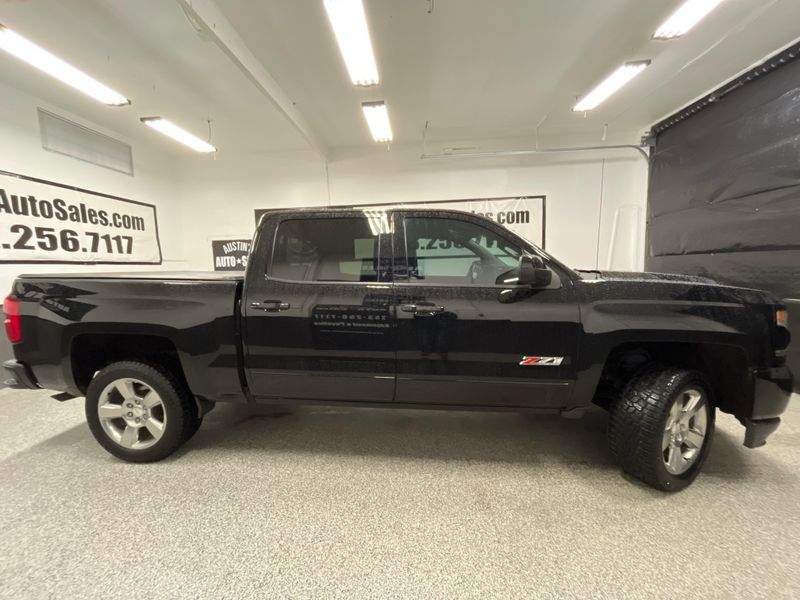 2017 Chevrolet Silverado 1500 LTZ Z71 Upper Image 2