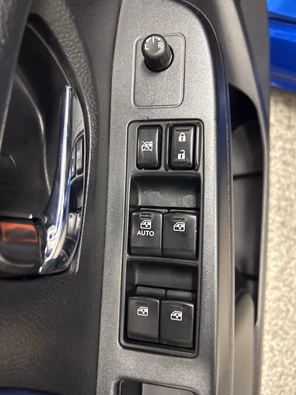 2015 Subaru WRX STI Launch Edition Image 9