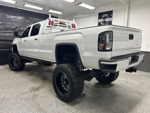 2015 GMC Sierra 3500HD Denali Lower Image 2