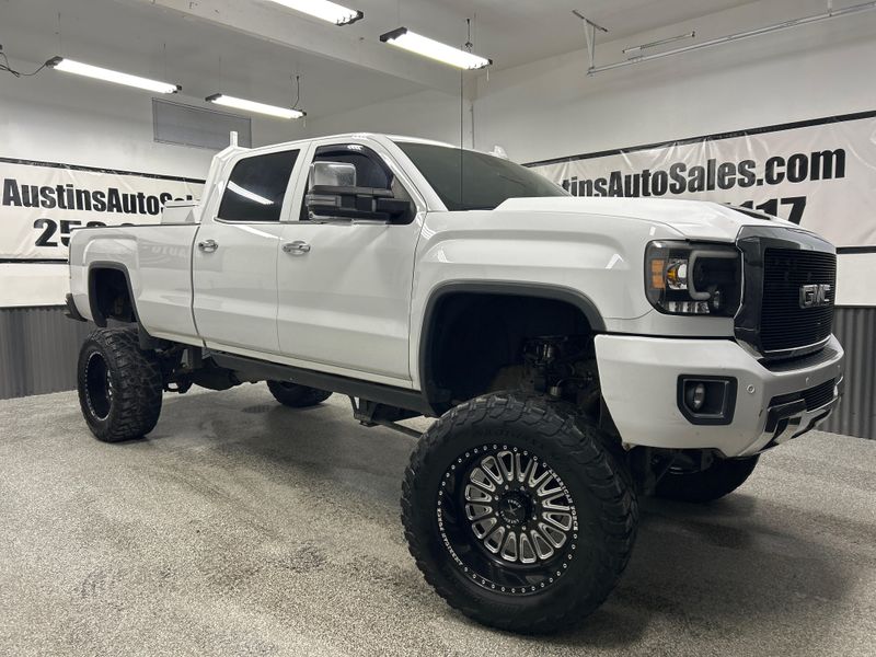 2015 GMC Sierra 3500HD Denali Upper Image 1