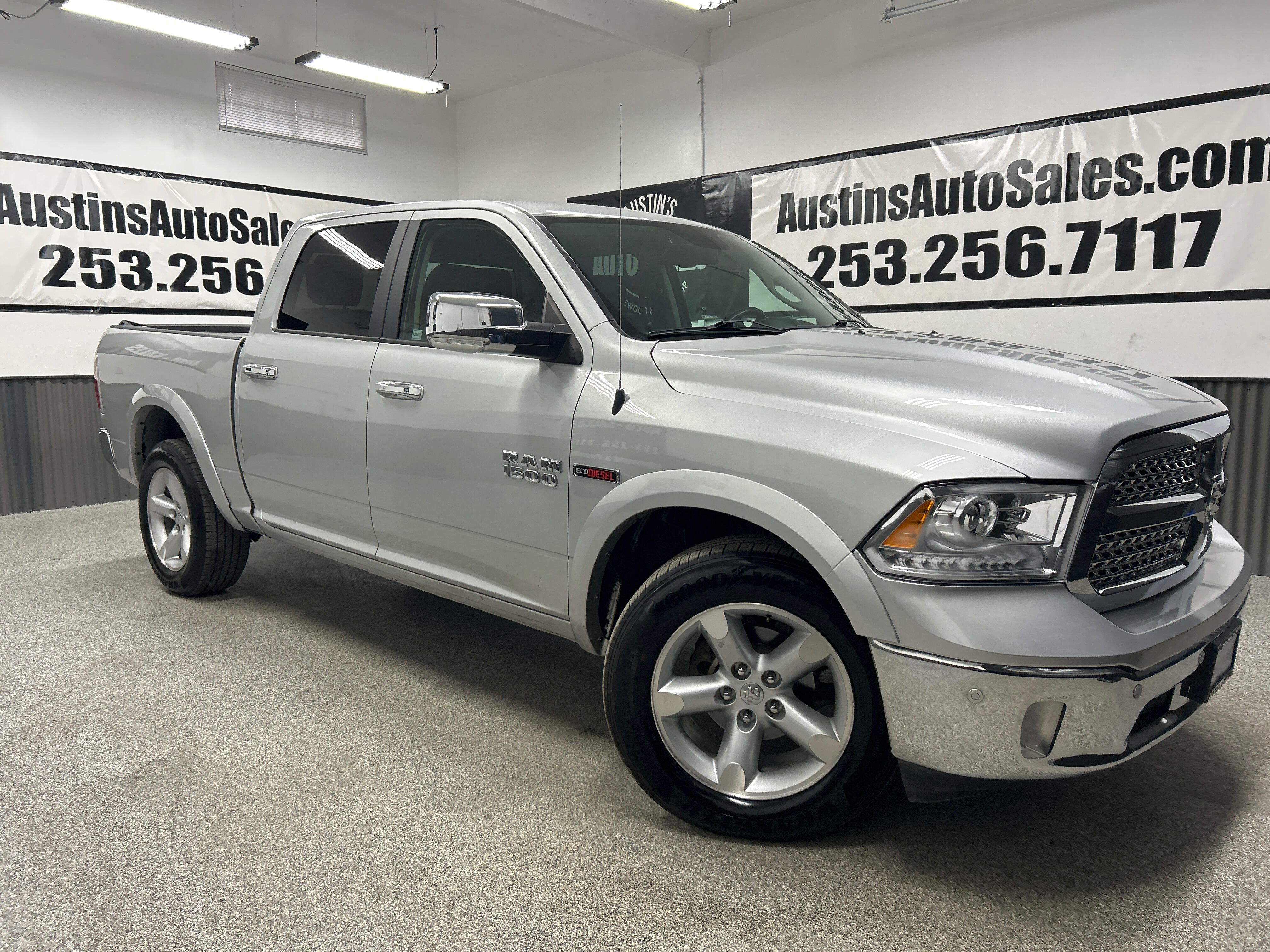 2018 RAM 1500 Laramie 4x4 Crew Cab 5'7's photo