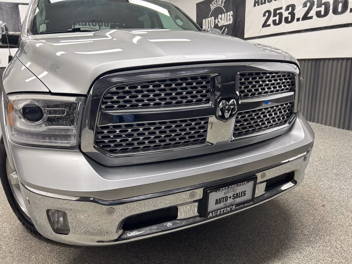 2018 Ram 1500 Laramie Image 2