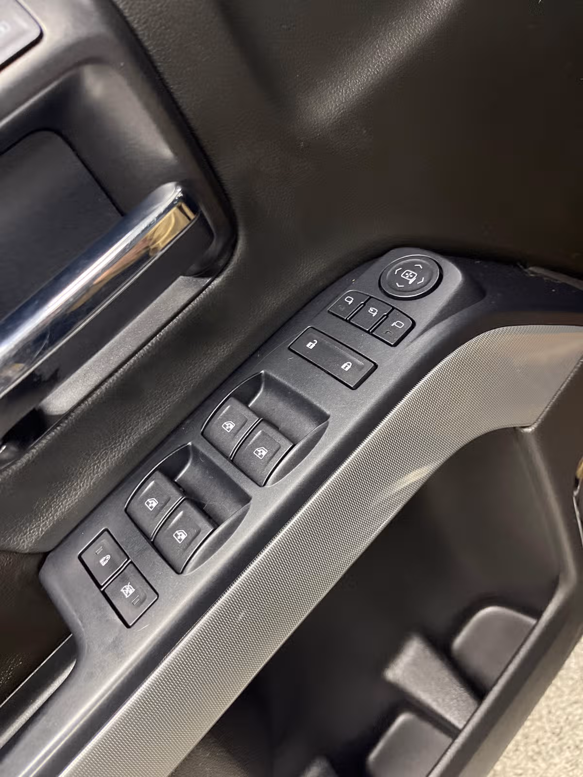 2015 Chevrolet Silverado 1500 LTZ Z71 Image 23