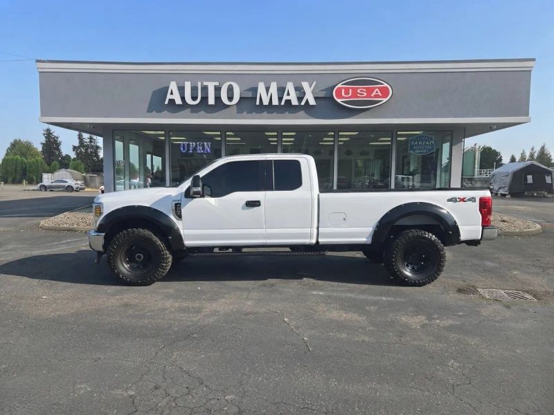 Oxford White 2019 Ford F-350 Super Duty Pickup Truck Four-Wheel Drive 6-Speed Automatic