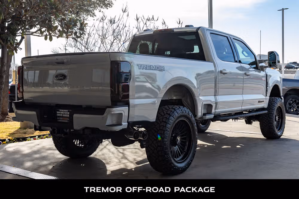 2026 Ford F-250 Super Duty Lariat Crew Cab Image 10