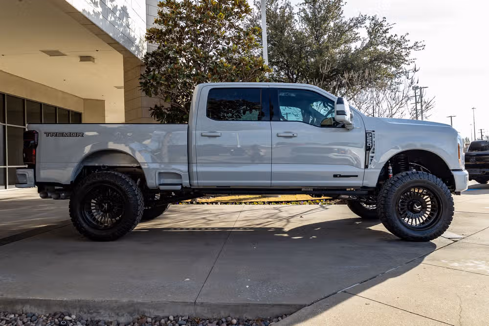 2026 Ford F-250 Super Duty Lariat Crew Cab Image 11
