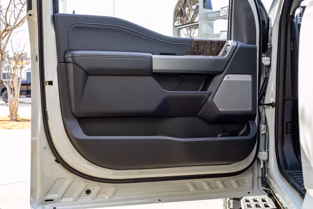 2026 Ford F-250 Super Duty Lariat Crew Cab Image 37