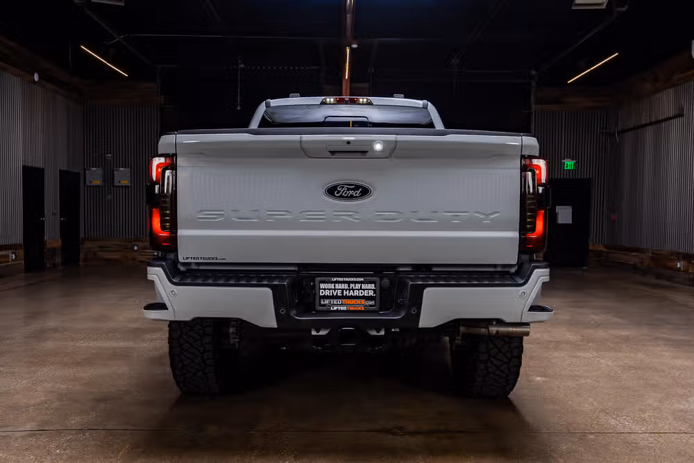 2026 Ford F-250 Super Duty Lariat Crew Cab Image 8