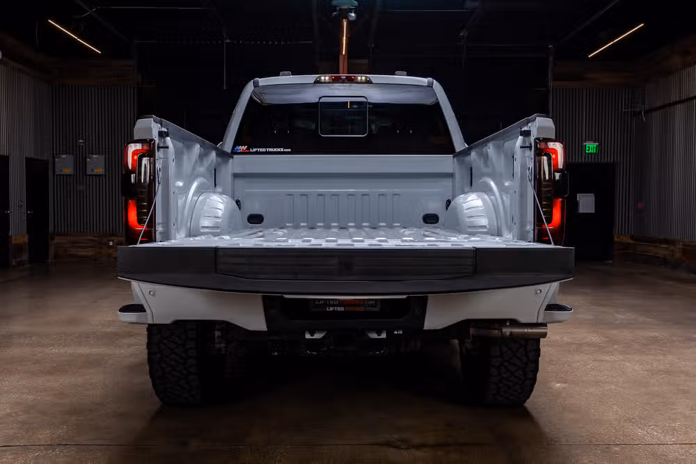 2026 Ford F-250 Super Duty Lariat Crew Cab Image 9