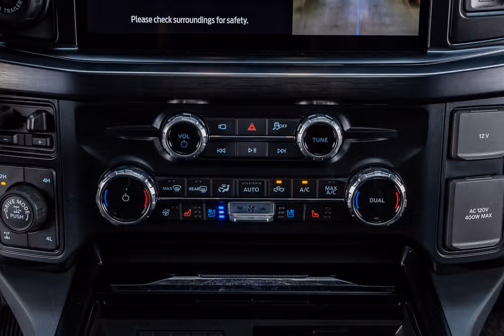 2026 Ford F-250 Super Duty Lariat Crew Cab Image 28