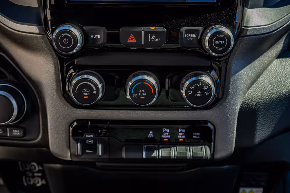 2025 Ram 1500 Warlock Crew Cab Image 27