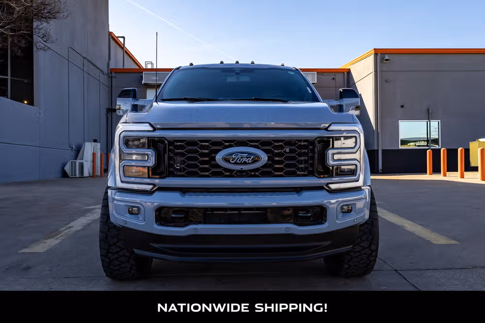 2025 Ford F-450 Super Duty Platinum Crew Cab Image 4
