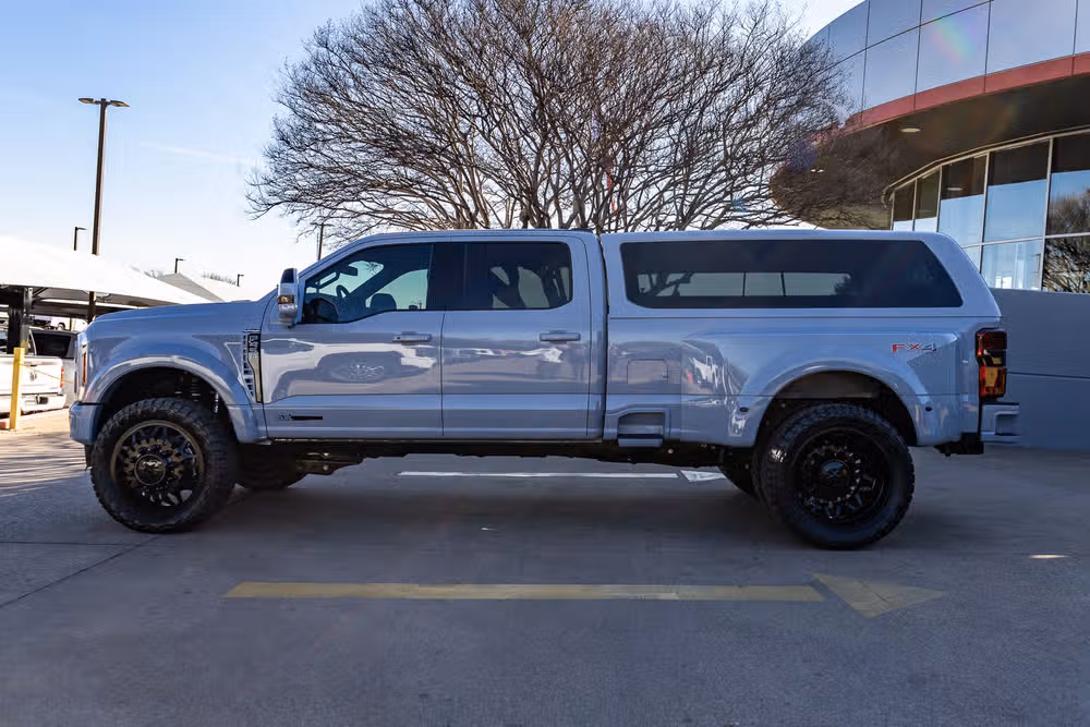 2025 Ford F-450 Super Duty Platinum Crew Cab Image 6