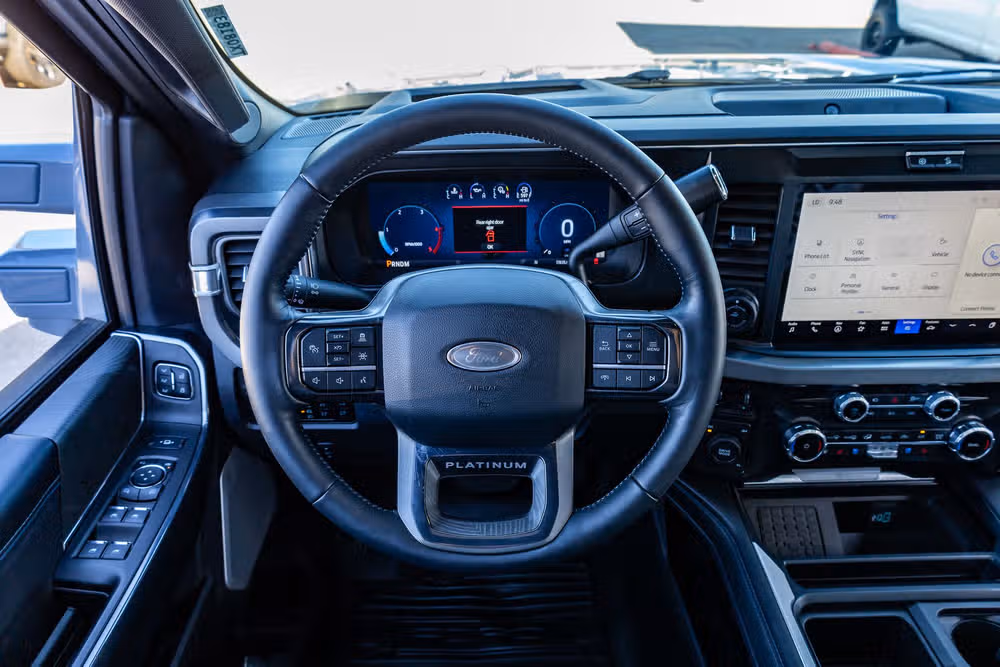2025 Ford F-450 Super Duty Platinum Crew Cab Image 19