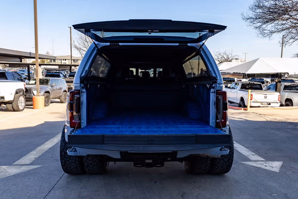 2025 Ford F-450 Super Duty Platinum Crew Cab Image 9