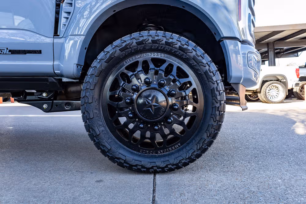 2025 Ford F-450 Super Duty Platinum Crew Cab Image 12