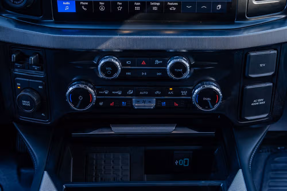 2025 Ford F-450 Super Duty Platinum Crew Cab Image 26