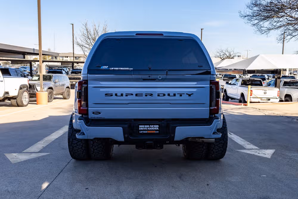 2025 Ford F-450 Super Duty Platinum Crew Cab Image 8