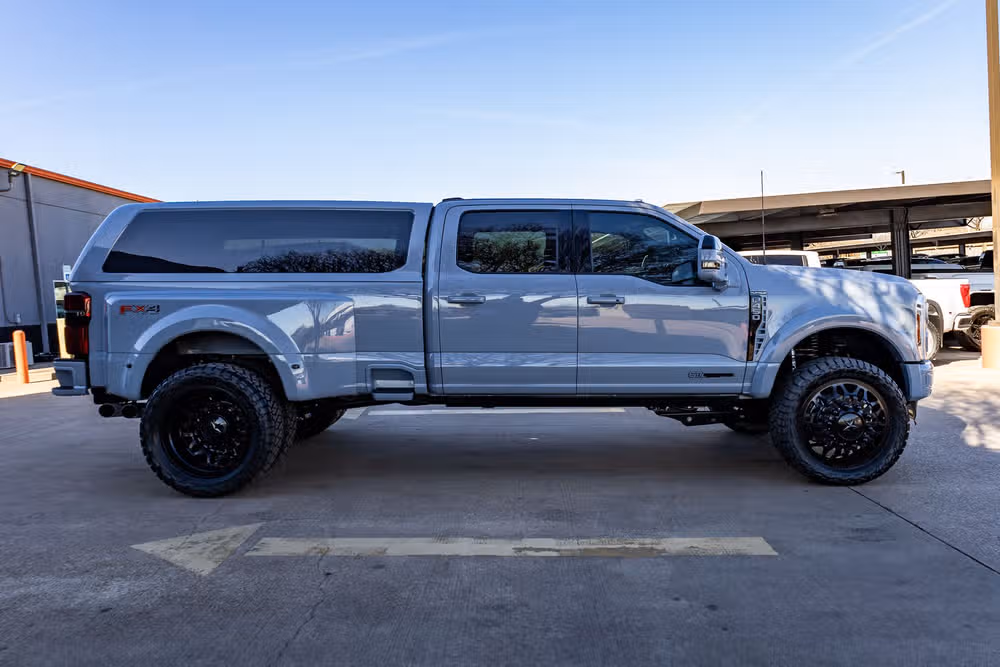 2025 Ford F-450 Super Duty Platinum Crew Cab Image 11