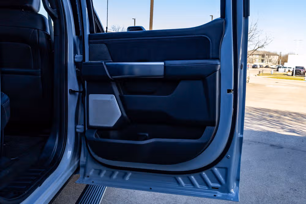 2025 Ford F-450 Super Duty Platinum Crew Cab Image 37