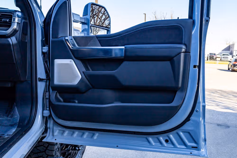 2025 Ford F-450 Super Duty Platinum Crew Cab Image 35