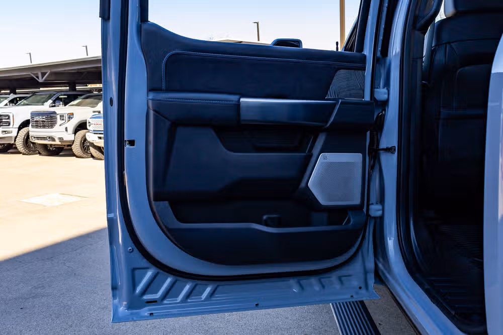2025 Ford F-450 Super Duty Platinum Crew Cab Image 36
