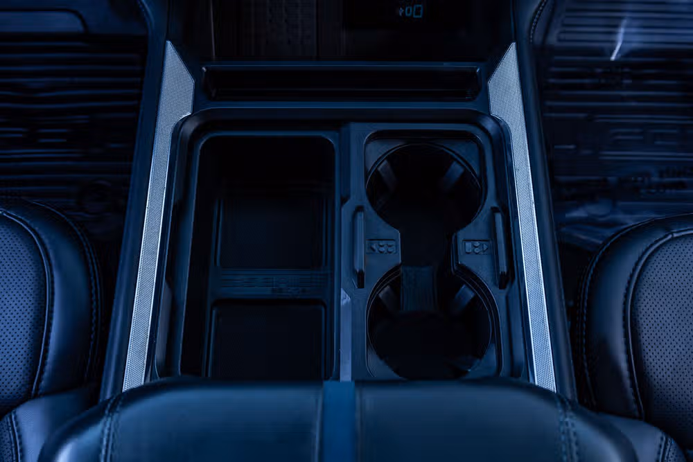 2025 Ford F-450 Super Duty Platinum Crew Cab Image 27