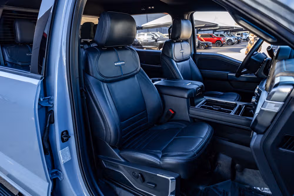 2025 Ford F-450 Super Duty Platinum Crew Cab Image 29