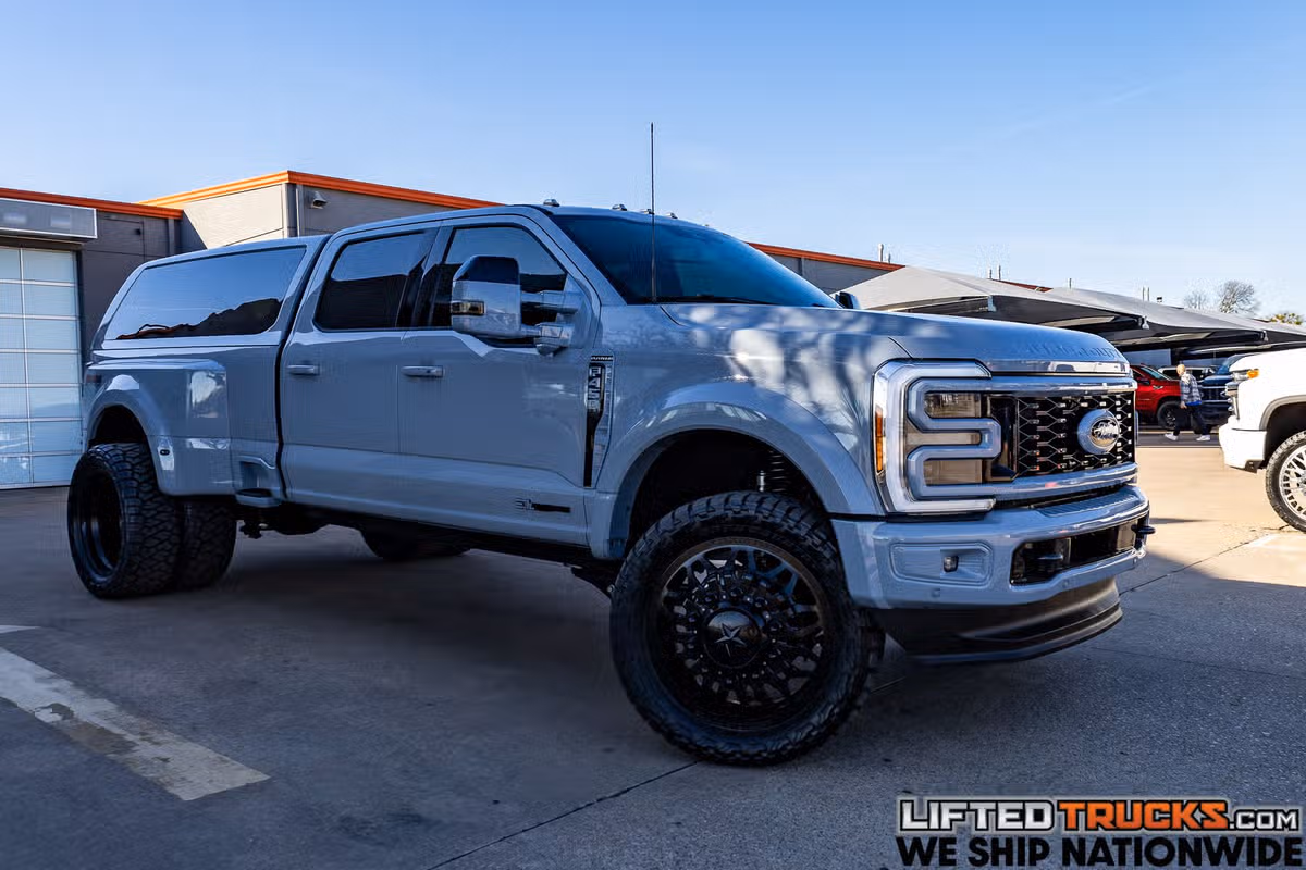 2025 Ford F-450 Super Duty Platinum Crew Cab