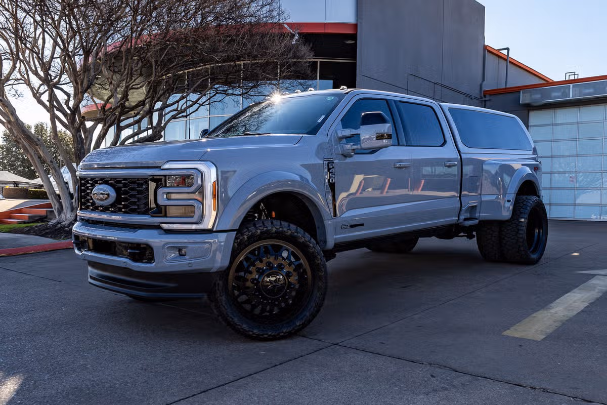 2025 Ford F-450 Super Duty Platinum Crew Cab
