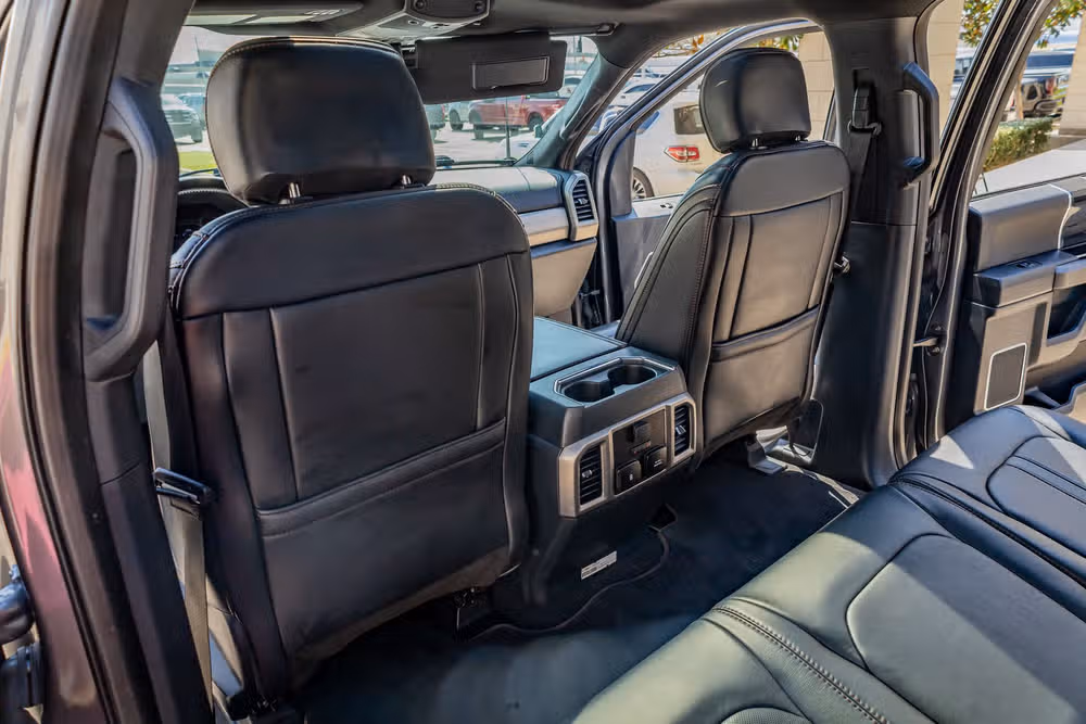2022 Ford F-350 Super Duty Platinum Crew Cab Image 32