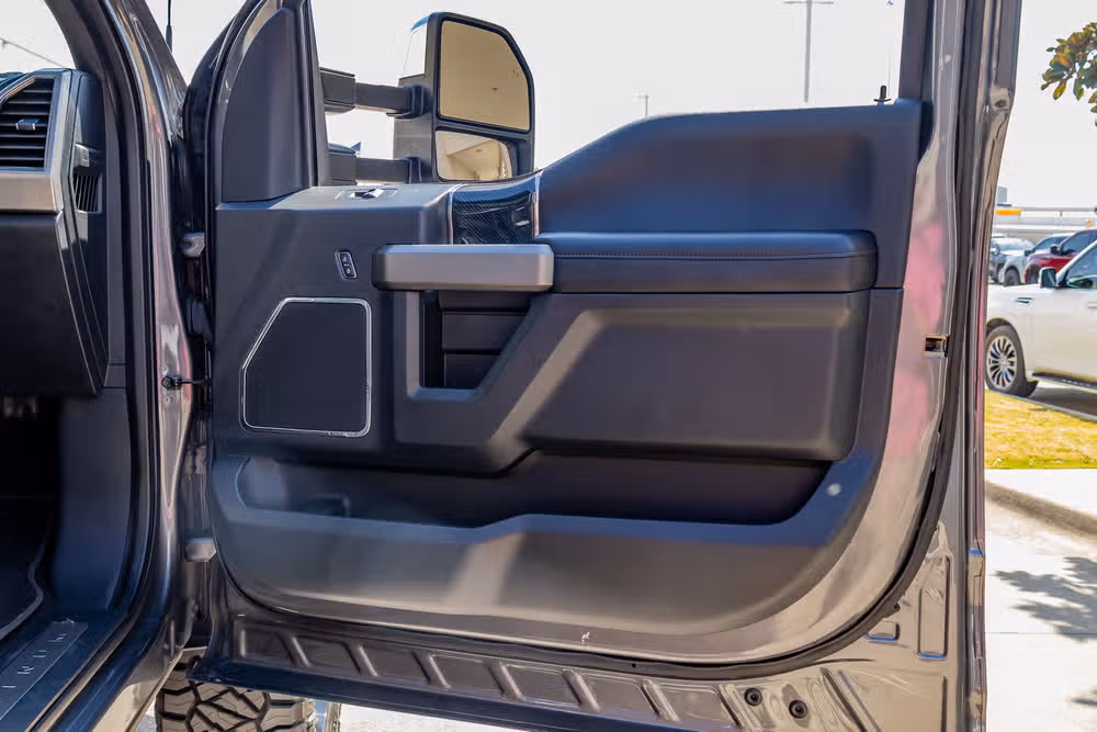 2022 Ford F-350 Super Duty Platinum Crew Cab Image 35