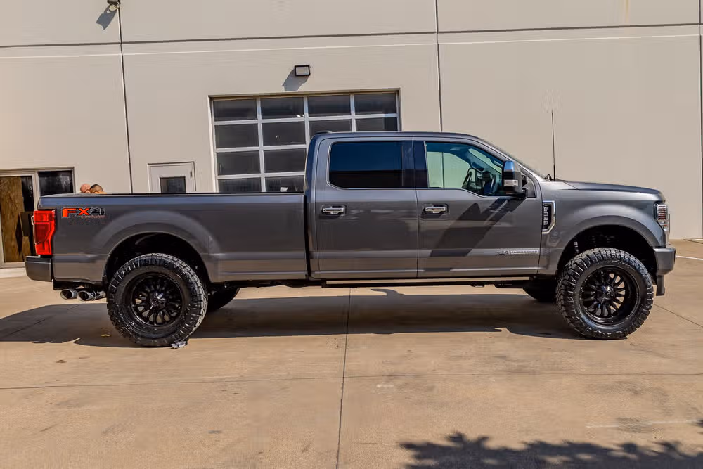 2022 Ford F-350 Super Duty Platinum Crew Cab Image 11