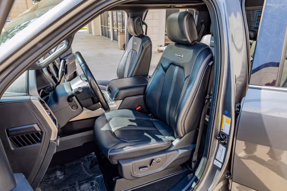 2022 Ford F-350 Super Duty Platinum Crew Cab Image 28