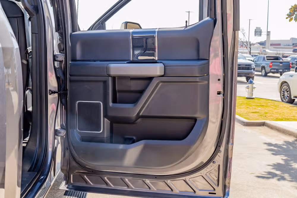 2022 Ford F-350 Super Duty Platinum Crew Cab Image 37