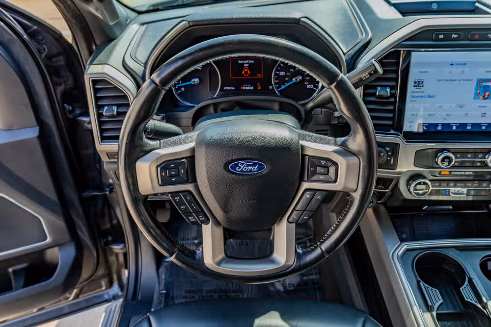 2022 Ford F-350 Super Duty Platinum Crew Cab Image 19