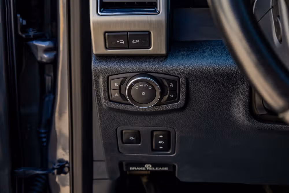 2022 Ford F-350 Super Duty Platinum Crew Cab Image 22