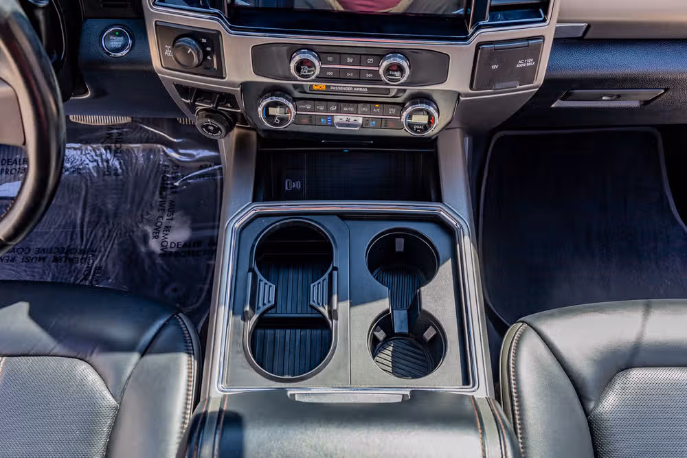2022 Ford F-350 Super Duty Platinum Crew Cab Image 27