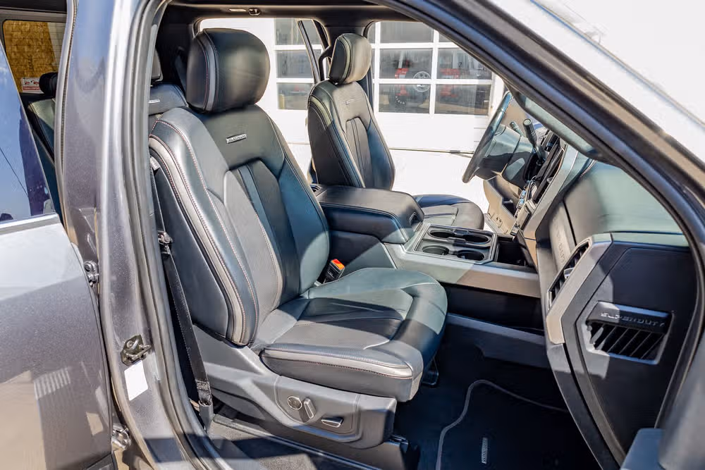 2022 Ford F-350 Super Duty Platinum Crew Cab Image 29