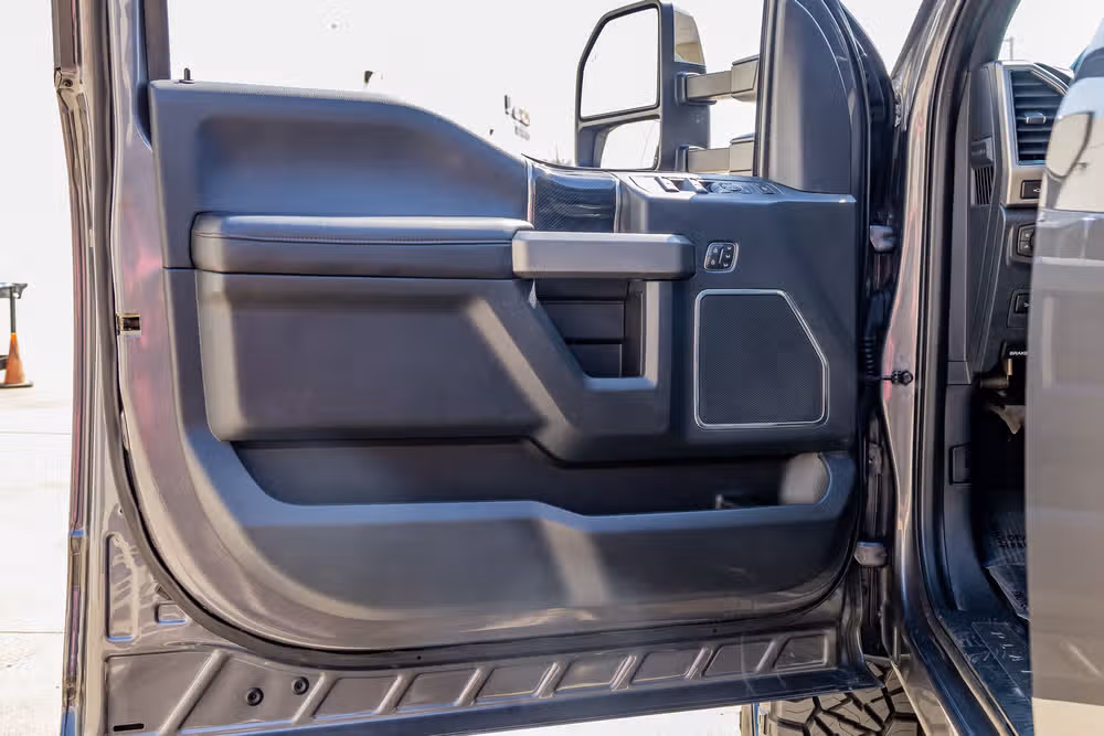 2022 Ford F-350 Super Duty Platinum Crew Cab Image 34