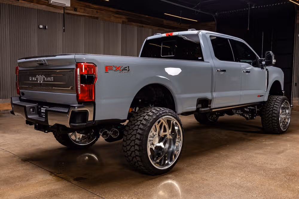 2026 Ford F-350 Super Duty King Ranch Crew Cab Image 10