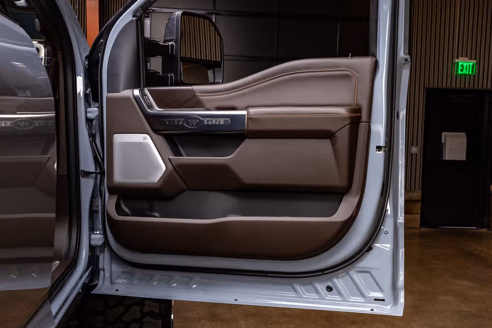 2026 Ford F-350 Super Duty King Ranch Crew Cab Image 38