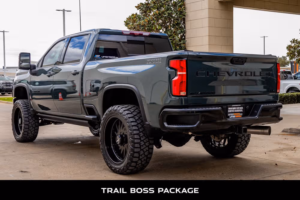 2025 Chevrolet Silverado 2500HD LTZ Crew Cab Image 7