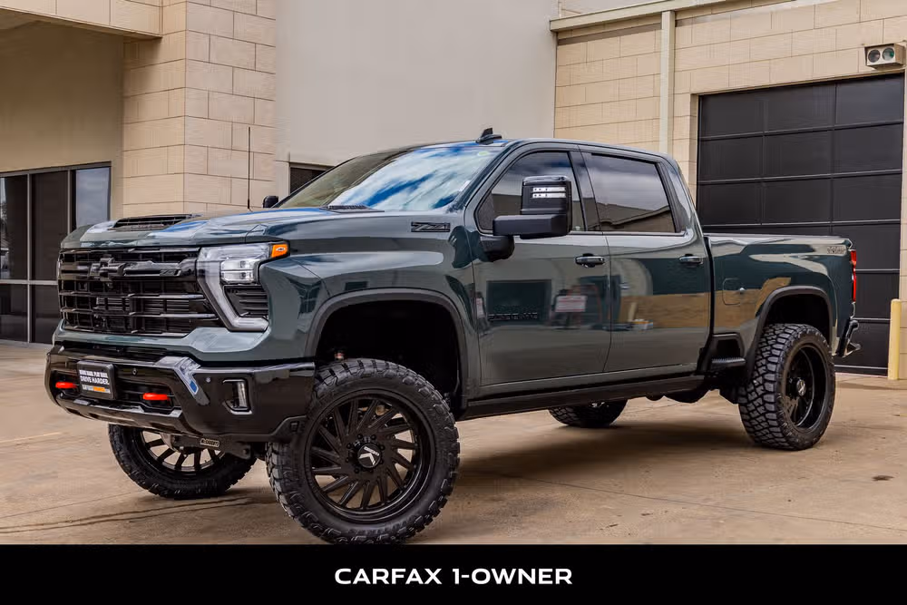 2025 Chevrolet Silverado 2500HD LTZ Crew Cab Image 5