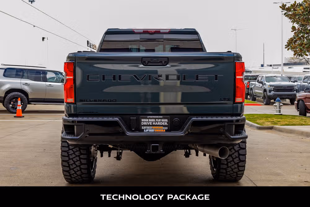 2025 Chevrolet Silverado 2500HD LTZ Crew Cab Image 8