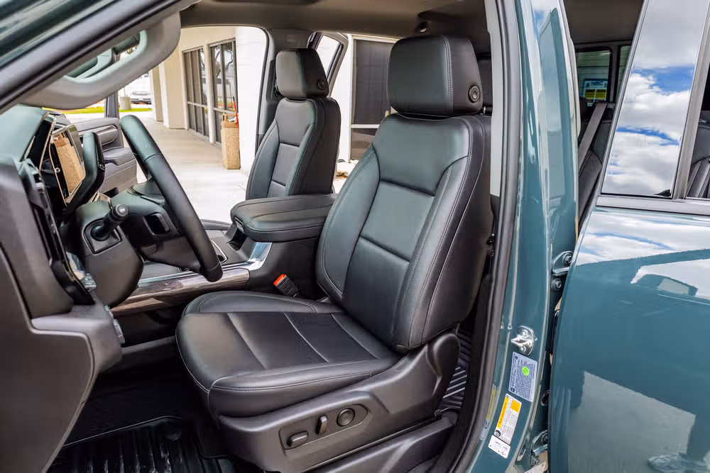 2025 Chevrolet Silverado 2500HD LTZ Crew Cab Image 28