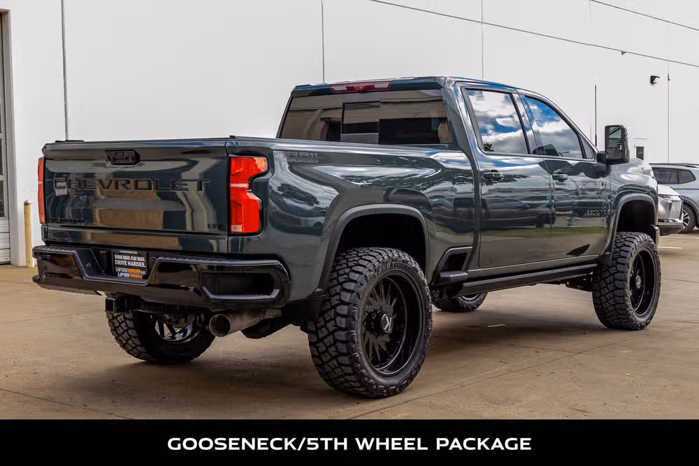 2025 Chevrolet Silverado 2500HD LTZ Crew Cab Image 10