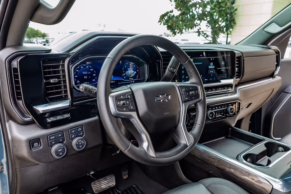 2025 Chevrolet Silverado 2500HD LTZ Crew Cab Image 17